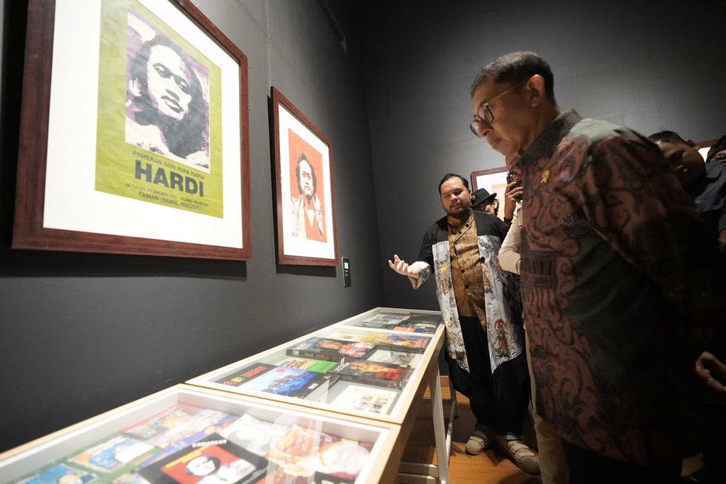 大統領への抵抗の痕跡展2001を通して芸術家Raden Soehardi Adimaryonoを偲ぶ